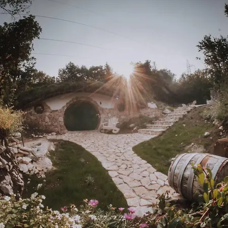 Mobbiton - Magical Underground Retreat Villa Mostar