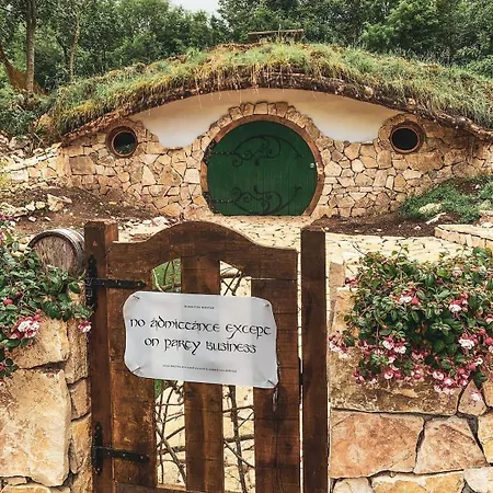 Mobbiton - Magical Underground Retreat *