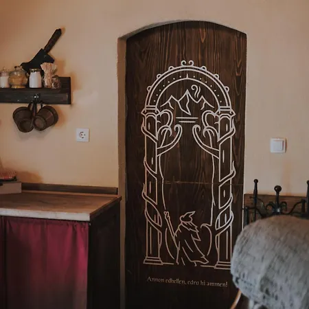 Mobbiton - Magical Underground Retreat فيلة *