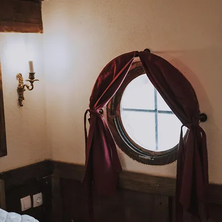 Willa Mobbiton - Magical Underground Retreat *