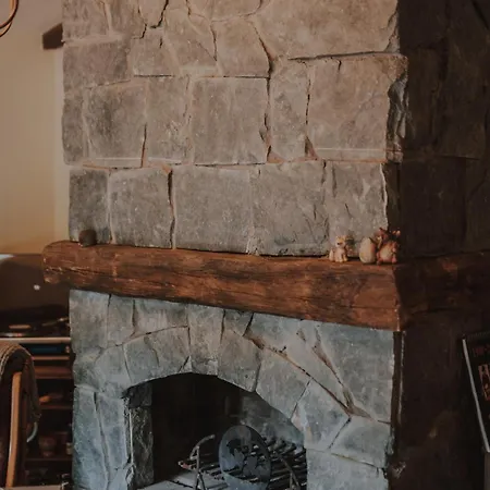 Vila Mobbiton - Magical Underground Retreat *