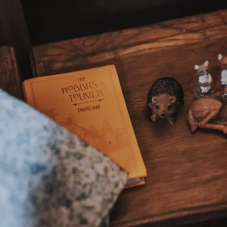 Mobbiton - Magical Underground Retreat