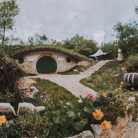 Mobbiton - Magical Underground Retreat Mostar