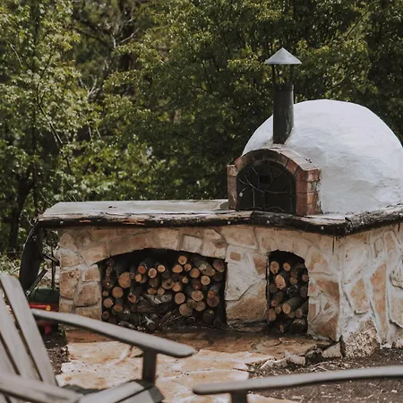 Mobbiton - Magical Underground Retreat