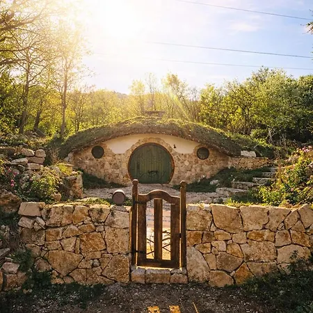 Mobbiton - Magical Underground Retreat *